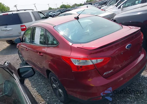 2014 Ford Focus Se z USA, uszkodzony, nr VIN 1FADP3F21EL459119